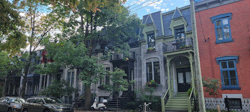 119-165 Rue Prince Arthur Ouest Parking