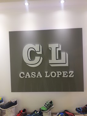 Casa López Calzados, Author: Julio López