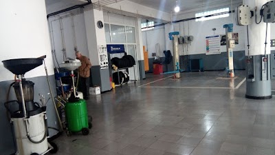 Photos of Renault Alg&eacute;rie ETS LAZREG