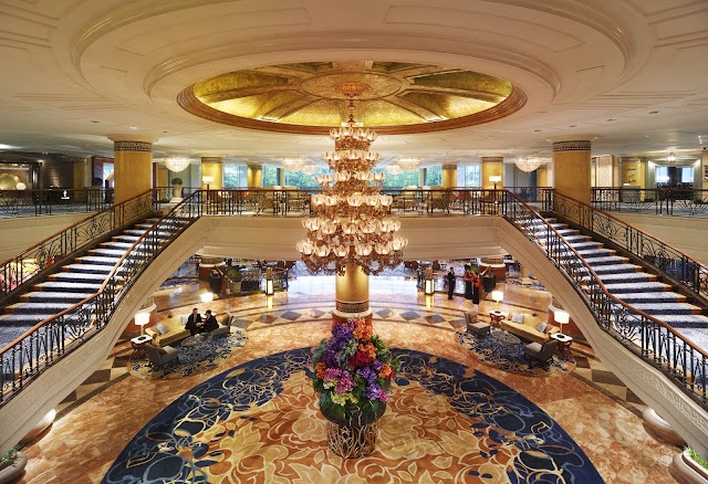Makati Shangri-La, Manila