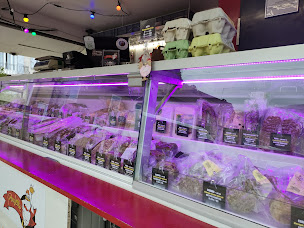 Photo n°1 de Poulette à Saint-Jean-de-Laur (Magasin de volailles)