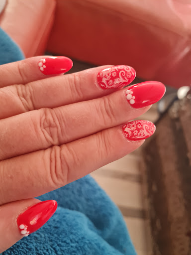 FOUR BEAUTYS • Hair • Nails • Lashes and more - Thumbnail