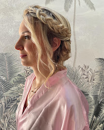 Photo n°30 de LCY coiffeur hybride (Angéla coiffeur privé) à Valence (Salon de coiffure)