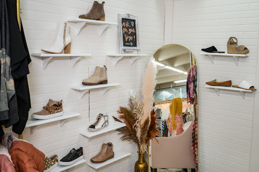 Creekbank Boutique - Thumbnail