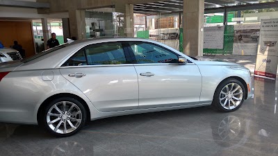 Photos of Cadillac Le&oacute;n