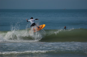 Photo n°3 de LOBSTORE SURF SKATE SCHOOL à La Tranche-sur-Mer (École de surf)