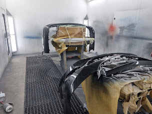 Photo n°16 de Carrosserie CAMIOLO à Anzin (Atelier de carrosserie automobile)