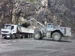 Photo n°4 de Transport benne et garage poids lourds Ville Père et Fils à Saint-Martin-en-Haut (Société de transport routier)