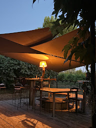 Photo n°22 de L'Huître et la Vigne à Saint-Hilaire-d'Ozilhan (Restaurant de fruits de mer)