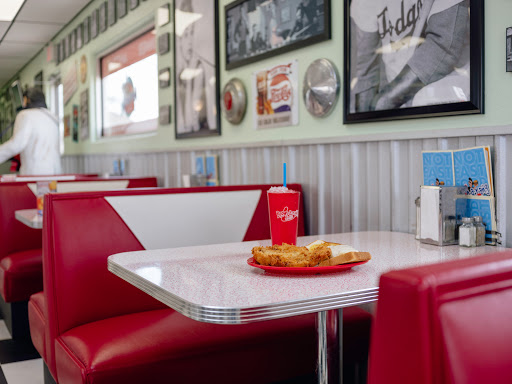 Boomarang Diner Seminole Logo