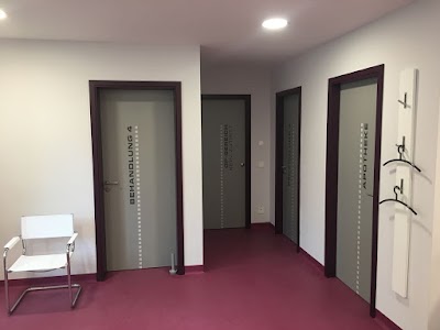 Photos of Dr. med. Vet. Volker J&auml;hnig