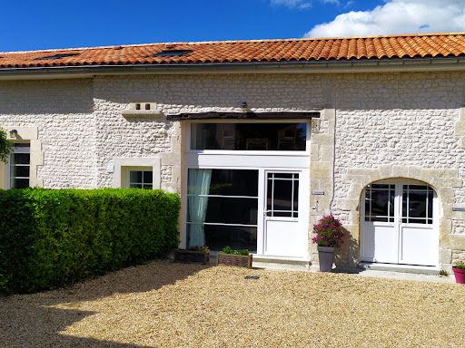 Photo de Gîte Les Vignes à Tesson (17460)