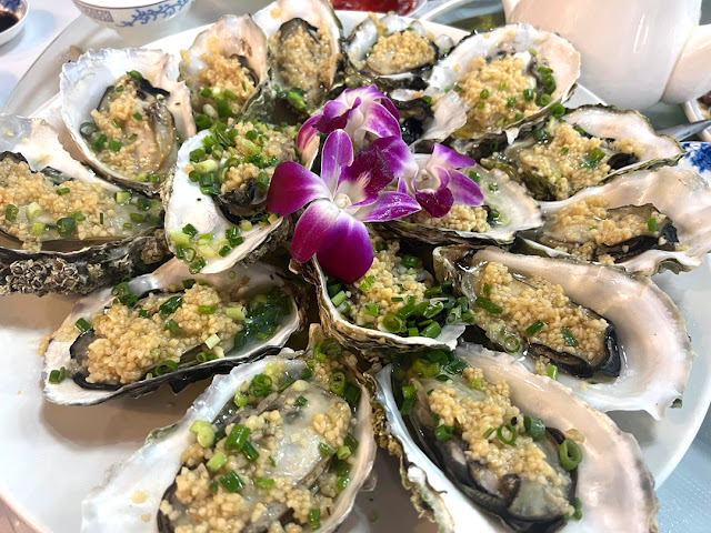 Kapiolani Seafood Restaurant by null