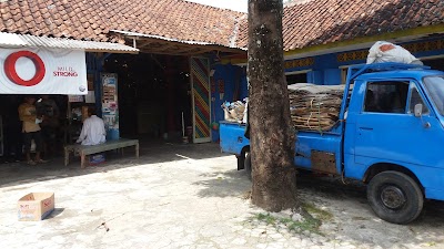 Photos of Toko H. Kholis