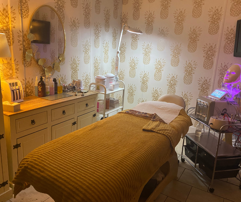 Royal Beauty Lounge - Beauty Salons in 27 St Mary St