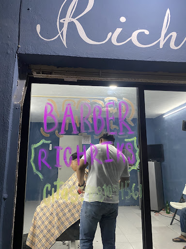 RICHRIKS BARBER