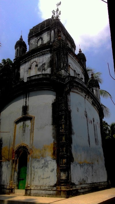 Photos of Mayer Bari More Bus Stop