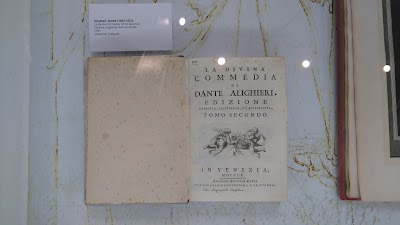 Photos of Biblioteca Ram&oacute;n de Zubiria