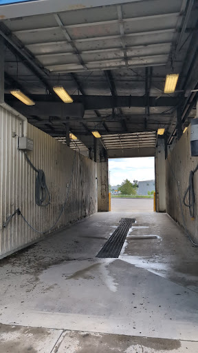 Big Bucket Car & Truck Wash - Thumbnail