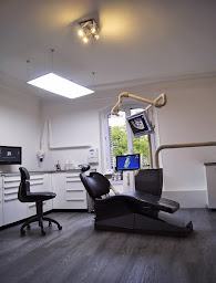 Photo n°2 de Dr FAUCHARD Pierre à Paris (Parodontiste spécialiste des implants dentaires)