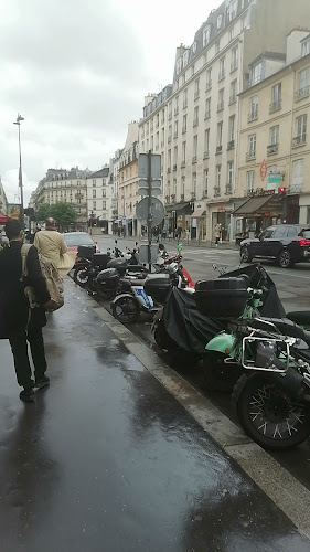 Métro Hotel de Ville Ligne 1 sortie 6, 75004 Paris