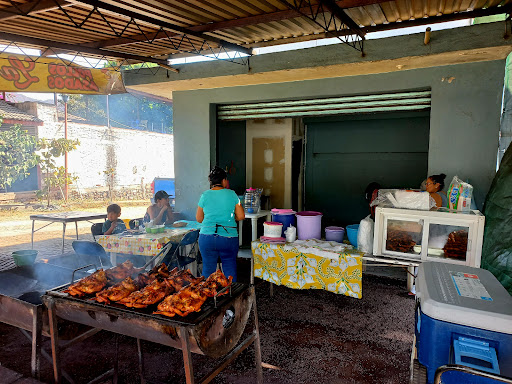 Pollos asados "La Avenida"