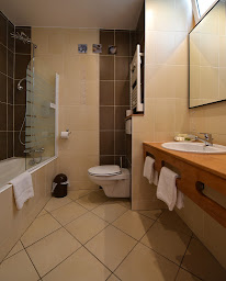 Photo n°22 de Logis Hôtel Grand Hôtel de Lyon à Vals-les-Bains (Restaurant)