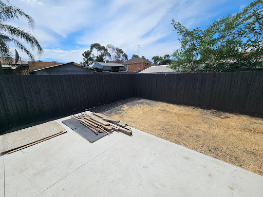 Fence painting MKD HOME SOLUTIONS - Thumbnail