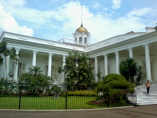 Bogor Palace Bogor Destimap Destinations On Map