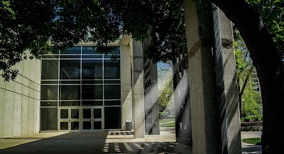 Reinert Alumni Memorial Library