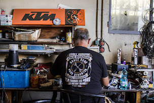 Photo n°4 de MecaTech Developpement à Le Crès (Concessionnaire de motos d'occasion)