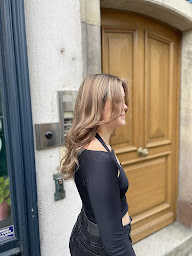 Photo n°17 de Studio Z - Coiffeur Strasbourg - Coloriste Mixte - Bourse Austerlitz à Strasbourg (Barbier)