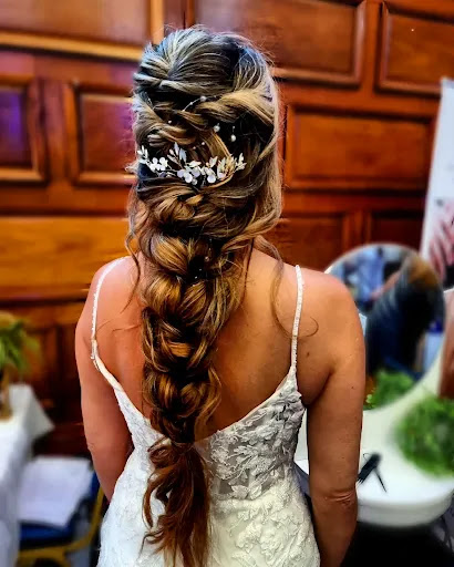The Lighthouse wedding hair - Thumbnail