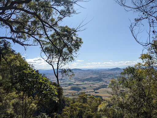Cotswold Track - Mount Maroon Hike - Thumbnail