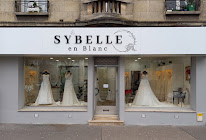 Sybelle en Blanc à Reims