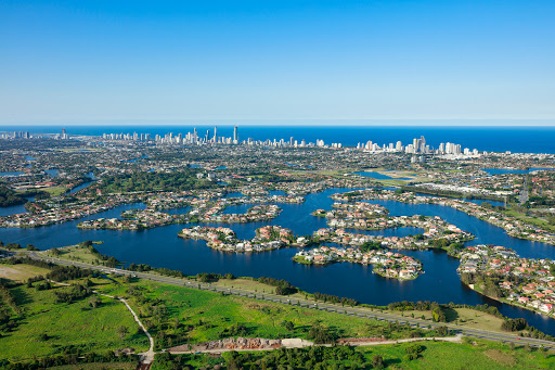 Astras Prestige Property: Real Estate Robina, Clear Island Waters
