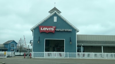 Photos of Levi's Outlet Store at Ohio Station Outlets