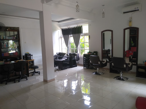 Puri Ayu Salon & Spa
