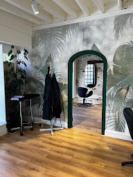 Photo n°10 de Confidentiel Coiffure à Gazeran (Salon de coiffure)