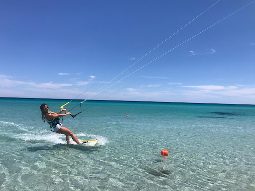 International kitesurf school - Thumbnail