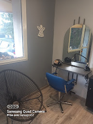 Photo n°15 de Salon mady-tiff à Castres (Salon de coiffure)