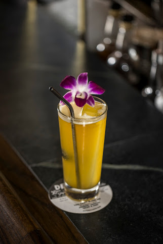 Hundredweight Ice by null