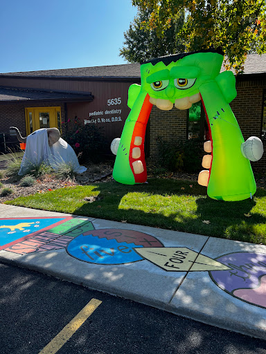 Pediatric Dentistry: Dr. Timothy D. Voss, DDS - Thumbnail