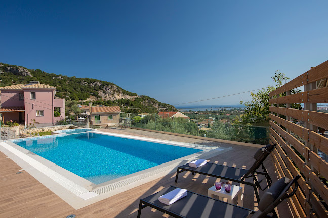 Opinii despre Sea n' Smile Luxury Apartments în Λευκάδα - Κτηματομεσιτικό γραφείο