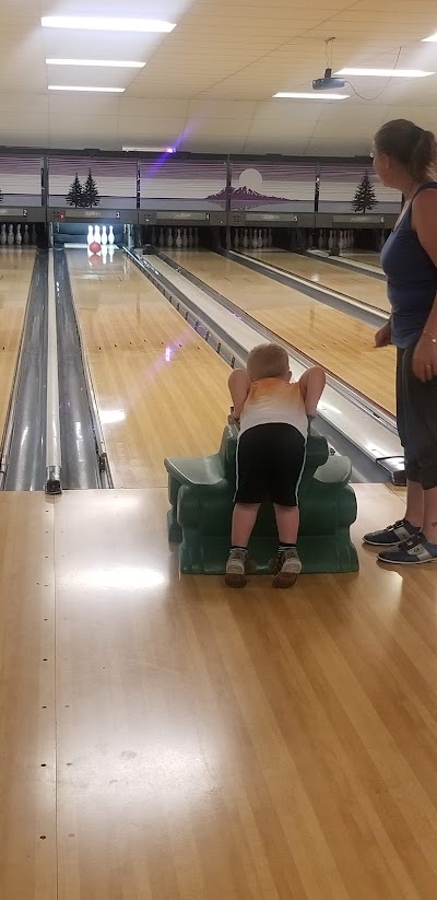 PinHeadz Bowling Center