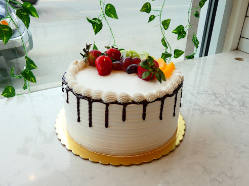 Lolly's Bakery by null