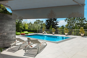 Photo n°9 de A.M.C Aluminium Miroiterie de la Ciotat à La Ciotat (Magasin de stores et de rideaux)