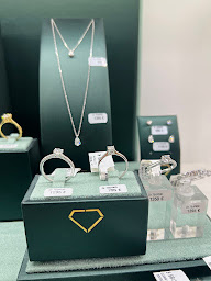 Photo n°40 de Auchan La Vie En Or - POITIERS à Poitiers (Service de réparation)