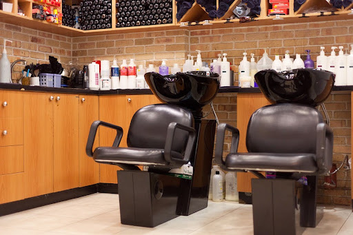 Robert Daniels Salon - Thumbnail