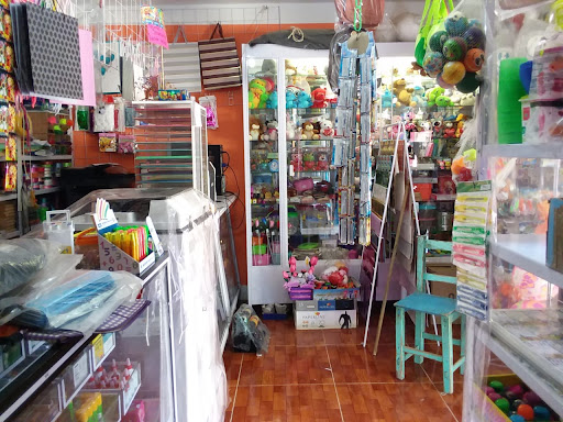 PAPELERÍA Y ARTÍCULOS DE TEMPORADA